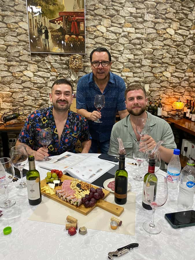 Bolivia: Bolivian Wine Tasting with Charcuterie Board - Learning how to taste instead of simply drinking