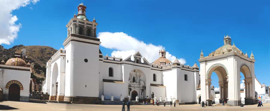 Day Trip from Puno: Explore Sun Island and Copacabana - Crossing the border at Cassani
