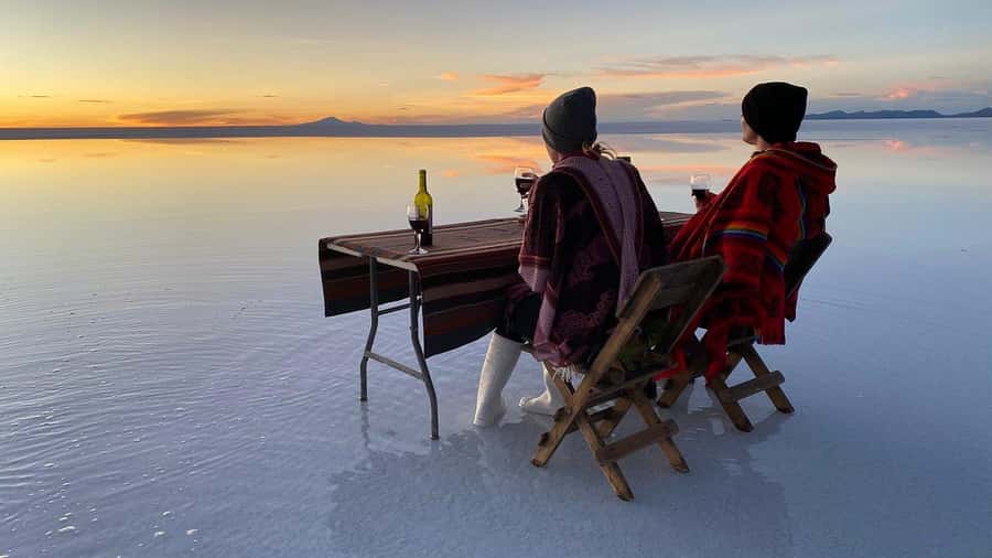 From La Paz: 1-Day 1-Night Uyuni Salt Flats Tour by Flight - Key points at a glance
