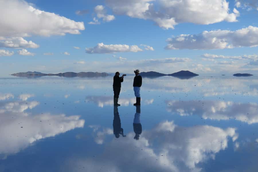 From La Paz: 1-Day 1-Night Uyuni Salt Flats Tour by Flight - Sunset on the salt, then a night in Uyuni