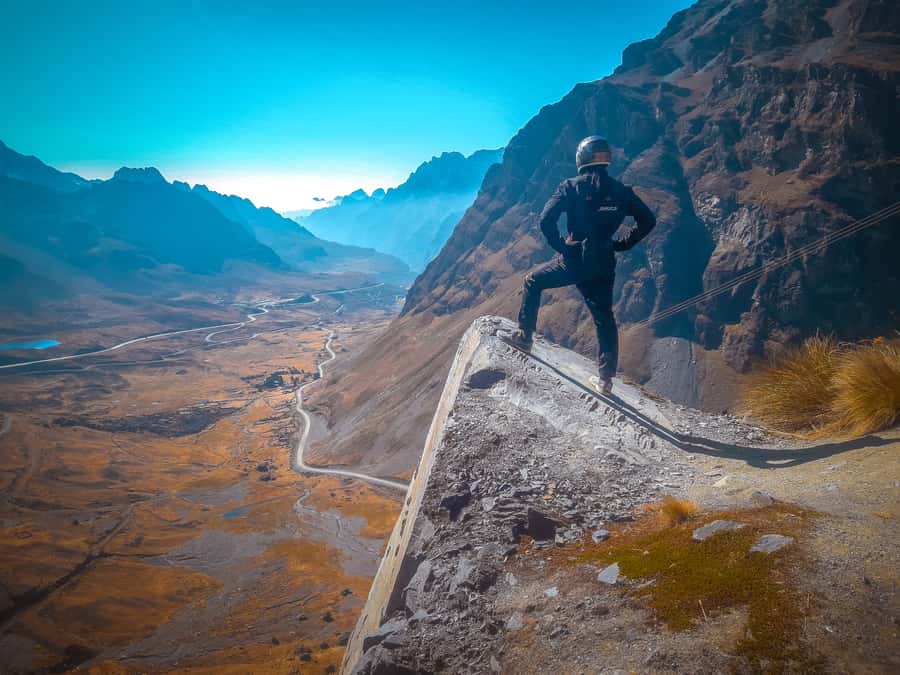 From La Paz: 3-Day Biking Tour Death Road & Uyuni Salt Flats - The first 22 kilometers build your confidence