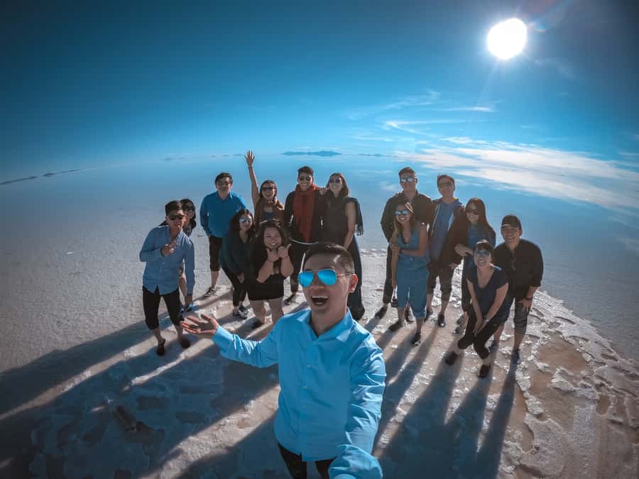 From La Paz: 3-Day Uyuni Salt Flat and Incahuasi Island Tour - Colchani, salt workshops, and local shopping