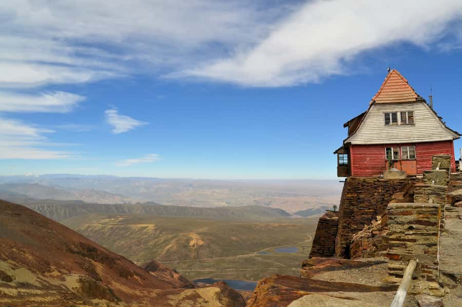 From La Paz: Day Trip to Chacaltaya and Moon Valley - What remains at the Chacaltaya ski resort
