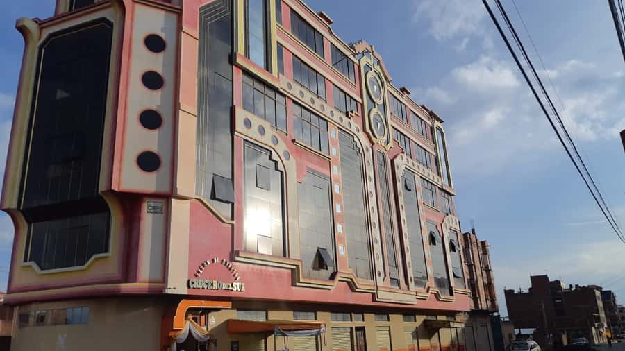 From La Paz: El Alto and Cholets Guided Day Trip - Who will enjoy this short La Paz outing