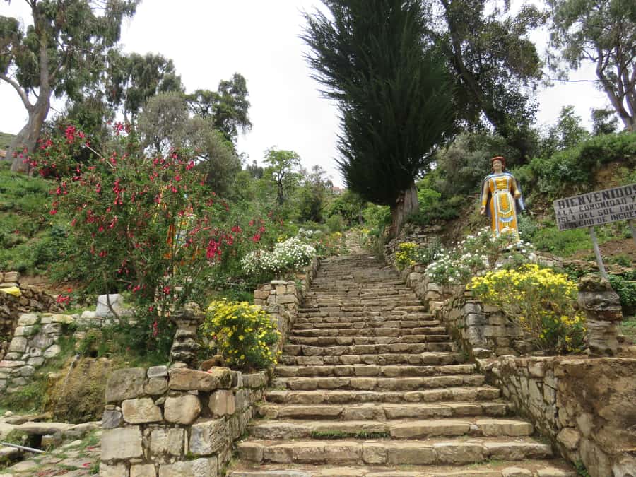 From La Paz: Lake Titicaca and Copacabana Private Tour - Copacabana’s Basilica and the Virgen Morena