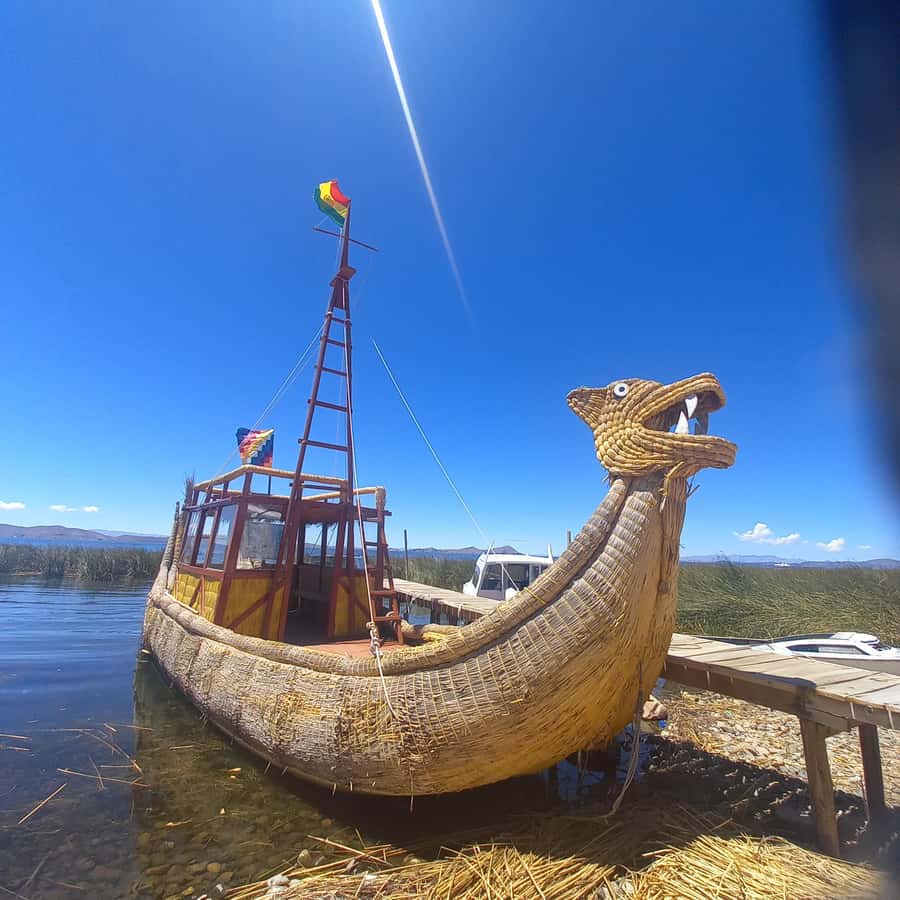 From La Paz: Tihuanacu & Titicaca Lake in one day with lunch - One long day from La Paz to the high plateau