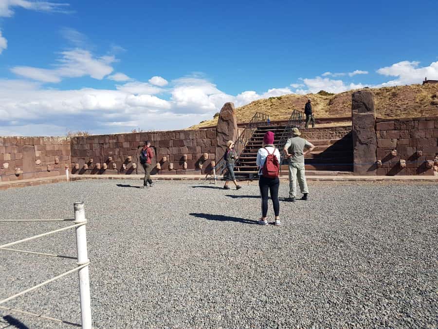 From La Paz: Tihuanacu & Titicaca Lake in one day with lunch - Traveling from the lake to Tiwanaku