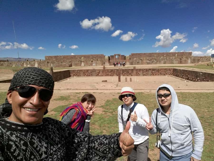 From La Paz: Tiwanaku and Lake Titicaca One-Day Tour - Two very different Bolivian sights in one day