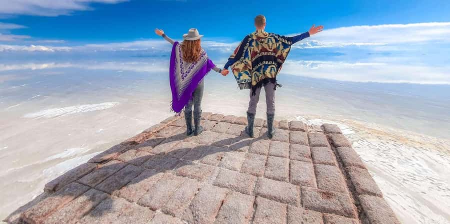 From La Paz: Trip to Uyuni Salt Flats with Wine at Sunset - What the $260 price really covers