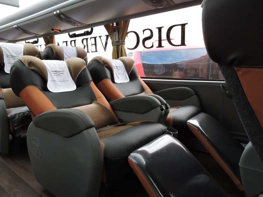 From La Paz: Uyuni Salt Flats & Lagoons 5-Day Tour - Incahuasi Island and the first night at Agencha