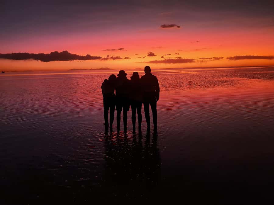 From Uyuni: Red Lagoon & Uyuni Salt Flats 3-Day Guided Tour - Food, rooms, and what to pack