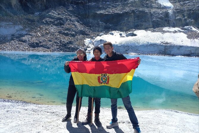 Full day Tour Charquini and Laguna Esmeralda - The two-hour ride to Mirador Llojeta