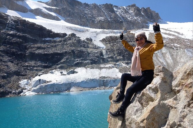 Full day Tour Charquini and Laguna Esmeralda - Nevado Charquini and the start of the hike