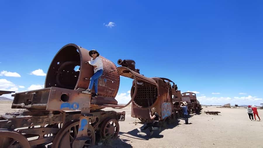 La Paz: 5-Day Uyuni Salt Flats by Bus - What to pack for the salt flats and high plateau