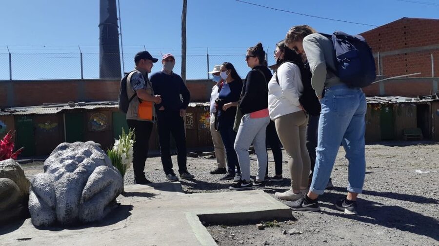 La Paz and El Alto: Cable Car Rides and Walking Tour - Who should book this La Paz and El Alto tour