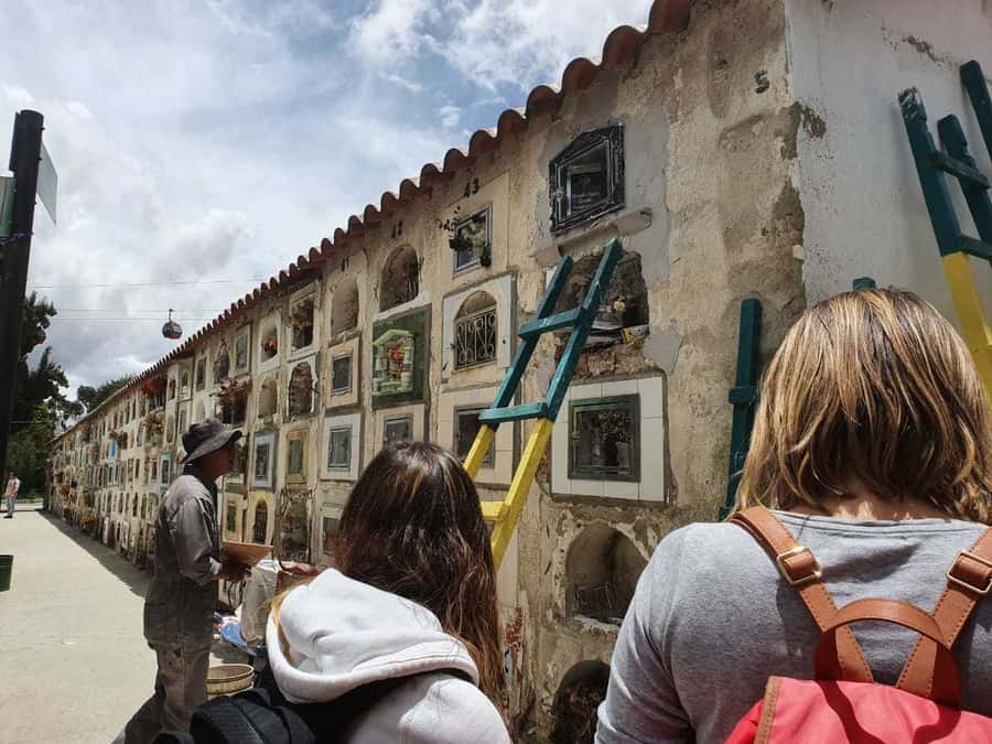 La Paz: Cable Car, Cemetery, Shaman, and El Alto Tour - Key points at a glance
