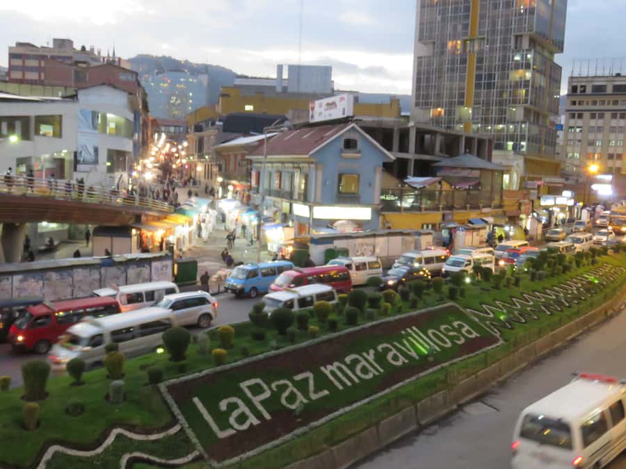 La Paz: Cable Car Ride Tour with Food Tasting - What the cable cars reveal about daily life