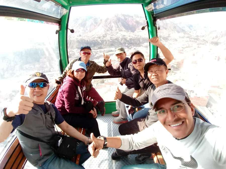 La Paz: Cable Car Ride Tour with Food Tasting - A short walk through Jaen Street