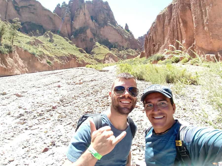 La Paz: Cable Car Ride Tour with Food Tasting - Who should book this La Paz experience