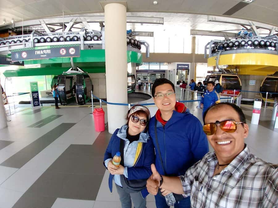 La Paz: Cable Car Ride Tour with Food Tasting - Moon Valley and its volcanic formations