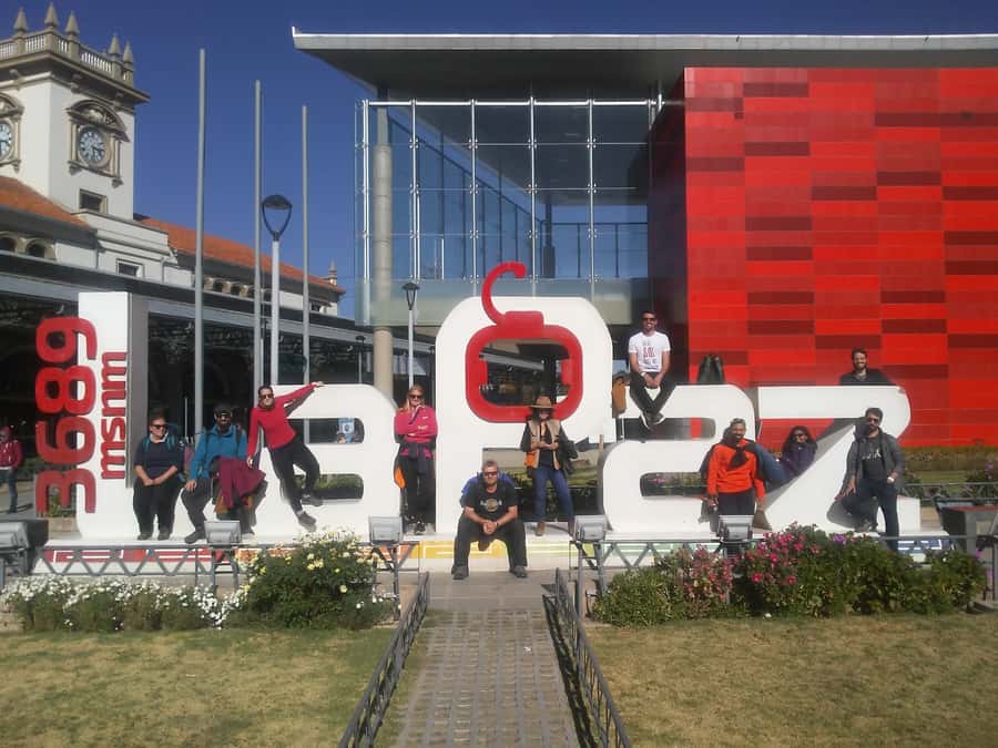 La Paz City Tour and Moon Valley - A salteña break before the ride south