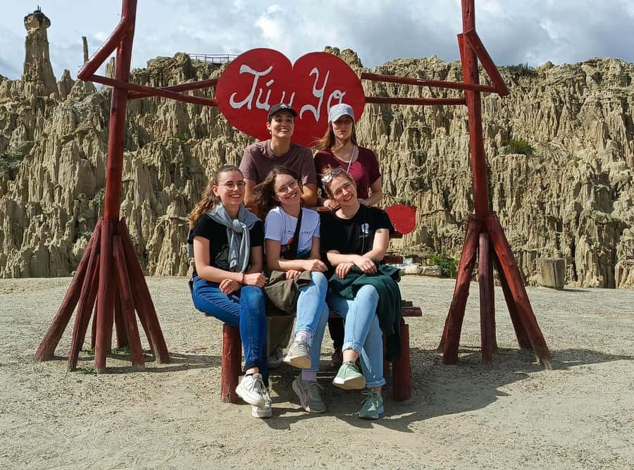 La Paz: Private City Tour with Cable Car & Moon Valley Visit - Key points at a glance