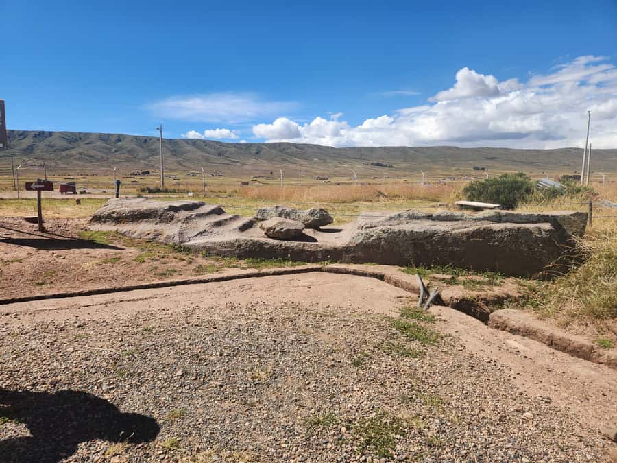 La Paz, Tiahuanaco shared tour guided tour - Starting with the ceramic and lithic museums