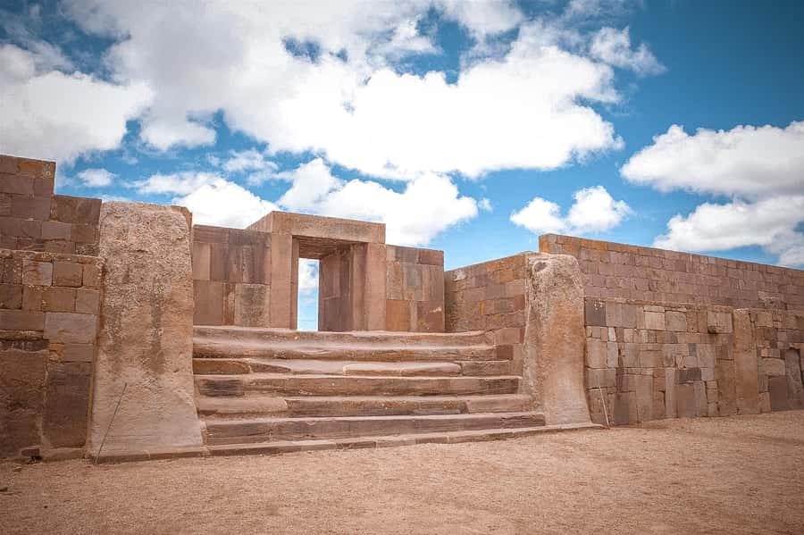 La Paz: Tiwanaku Shared Tour with Lunch + Tour Guide - Starting with Tiwanaku’s museums at 10:30 a.m.