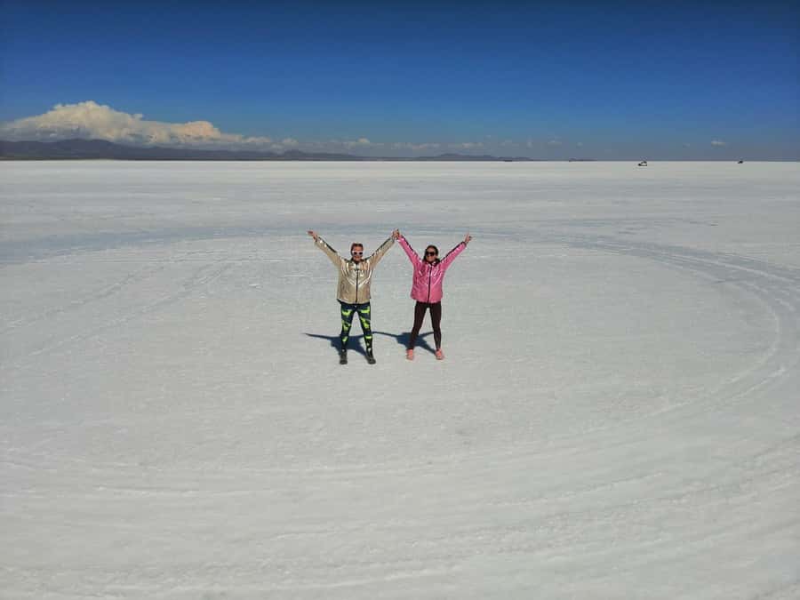 La Paz: Uyuni tour ending in Atacama Chile by bus. - Lunch in the middle of the salt desert