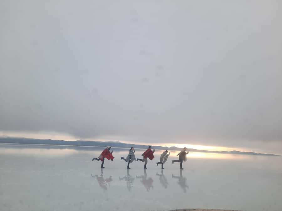 La Paz: Uyuni tour ending in Atacama Chile by bus. - Night bus from La Paz to Uyuni