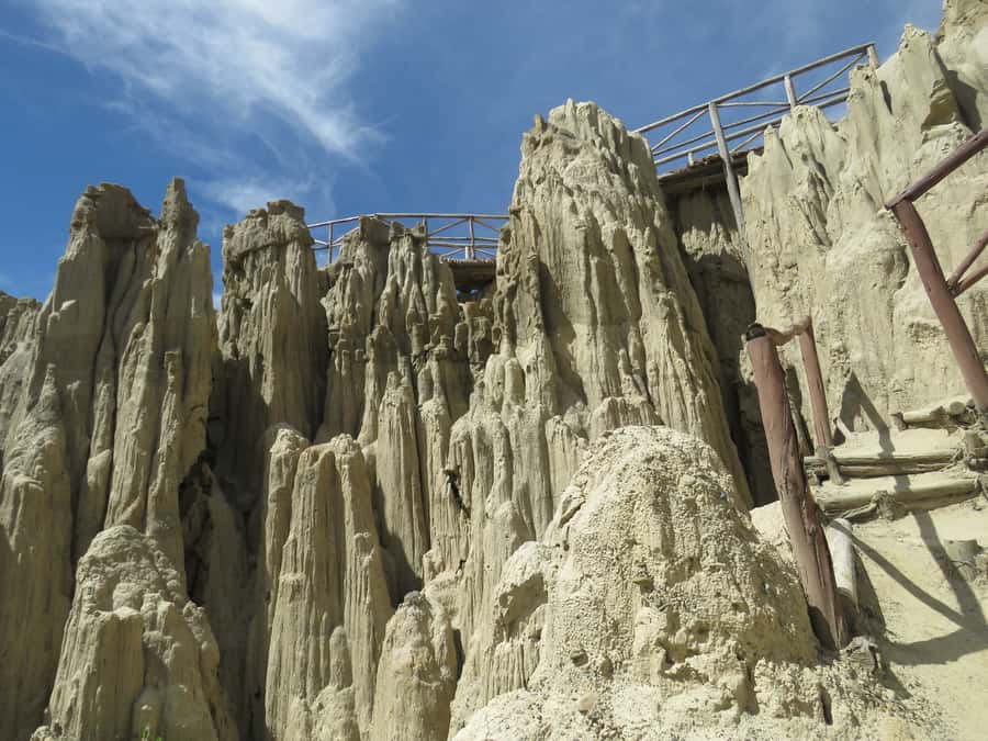 Private City Tour of La Paz - A look at San Pedro Prison from outside