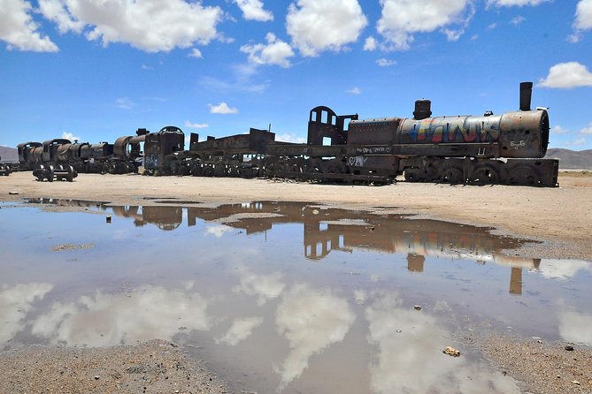 Private Salt Flat Full-Day Tour Including The Cemetery of Trains and Lunch from Uyuni - Train Cemetery: a brief stop with an unusual mood