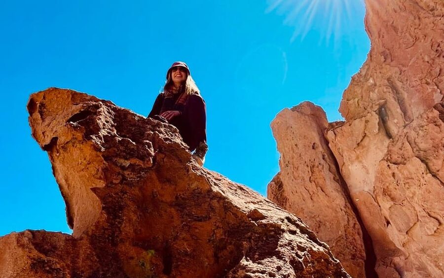 San Pedro de Atacama: 4-Day Uyuni Salt Flats Tour - Geysers near 5,000 meters and Laguna Colorada