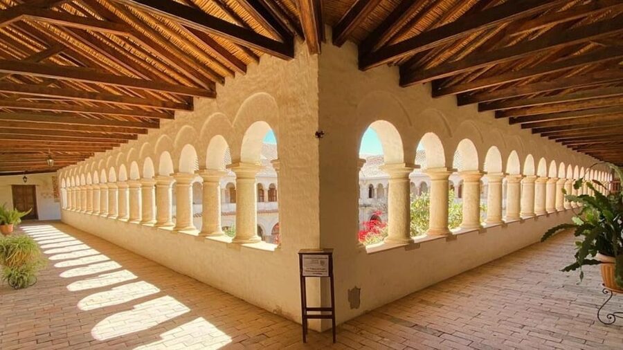 Sucre: Free Walking tour (History, culture and traditions) - University courtyards and the old center of learning
