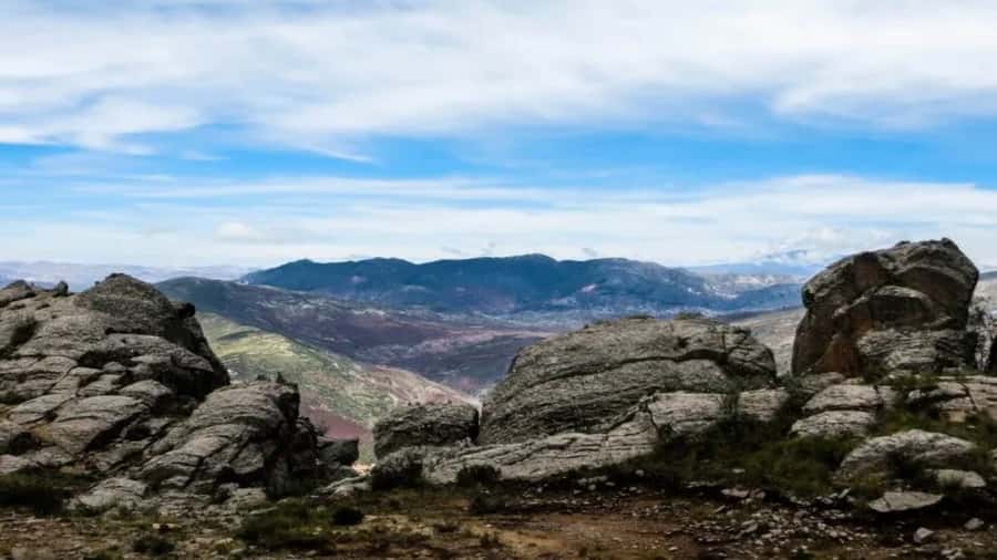 Sucre: Sunrise, the Crater de Maragua and old Cave Paintings - Guides, language, and group size
