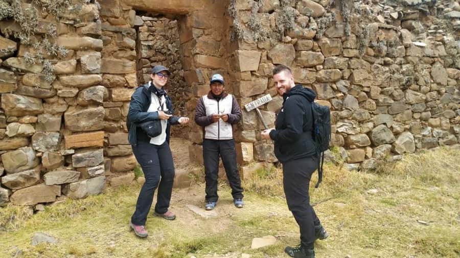 Titicaca Lake: Highlights Tour from La Paz by Bus - Who should book this full-day outing?