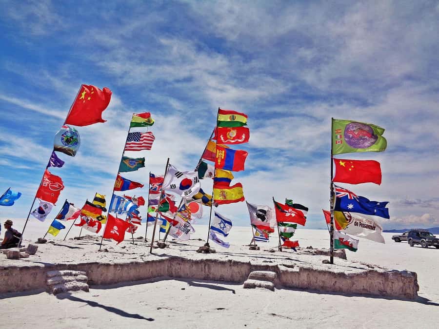 Uyuni: Classic Uyuni Salt Flats Tour + Hotel Pickup - Salar de Uyuni is the main event