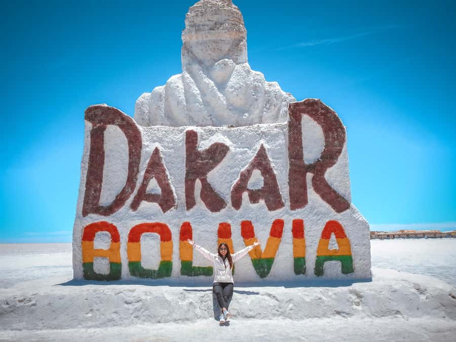 Uyuni: Isla Incahuasi & Uyuni Salt Flats Full-Day Jeep Tour - Why the Salar de Uyuni feels so unreal
