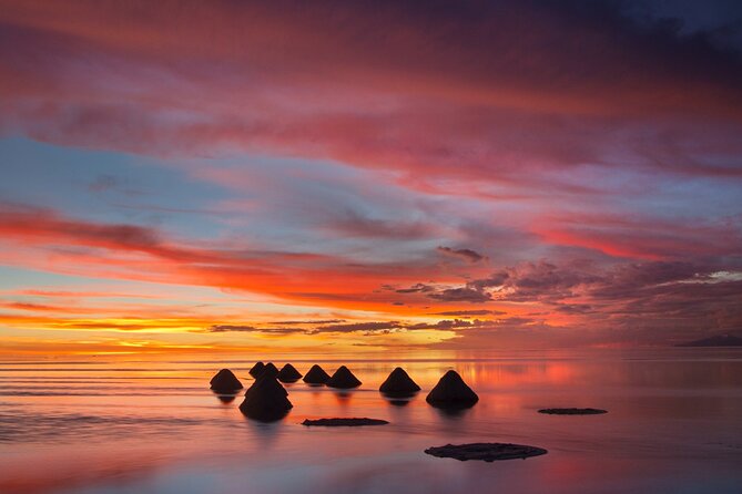 Uyuni Salt 1 day Tour with guide in English + Lunch and Sunset - Lunch on the salt