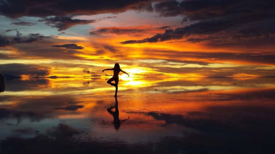 UYUNI SALT FLAT: SUNSET & STARLIGHT EXPERIENCE - Starting at 4:30 PM in Uyuni