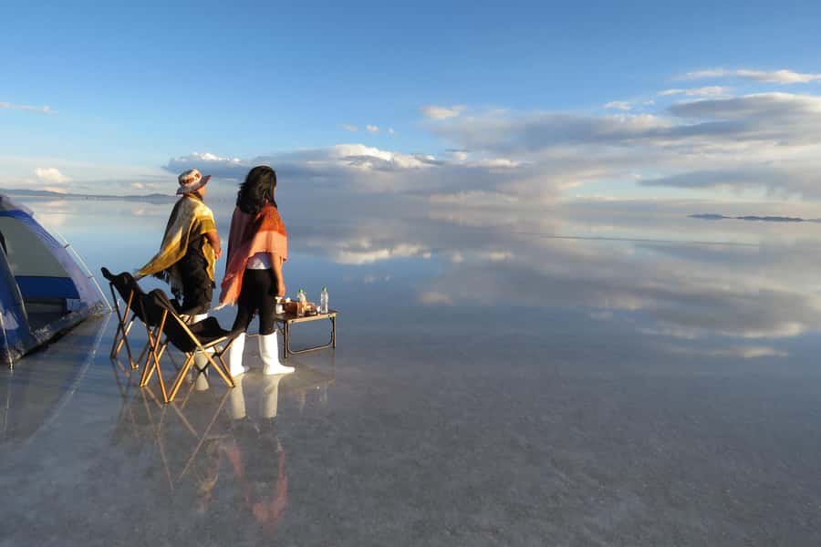 Uyuni tour express from Sucre by bus (round trip) - Colchani and the working side of salt