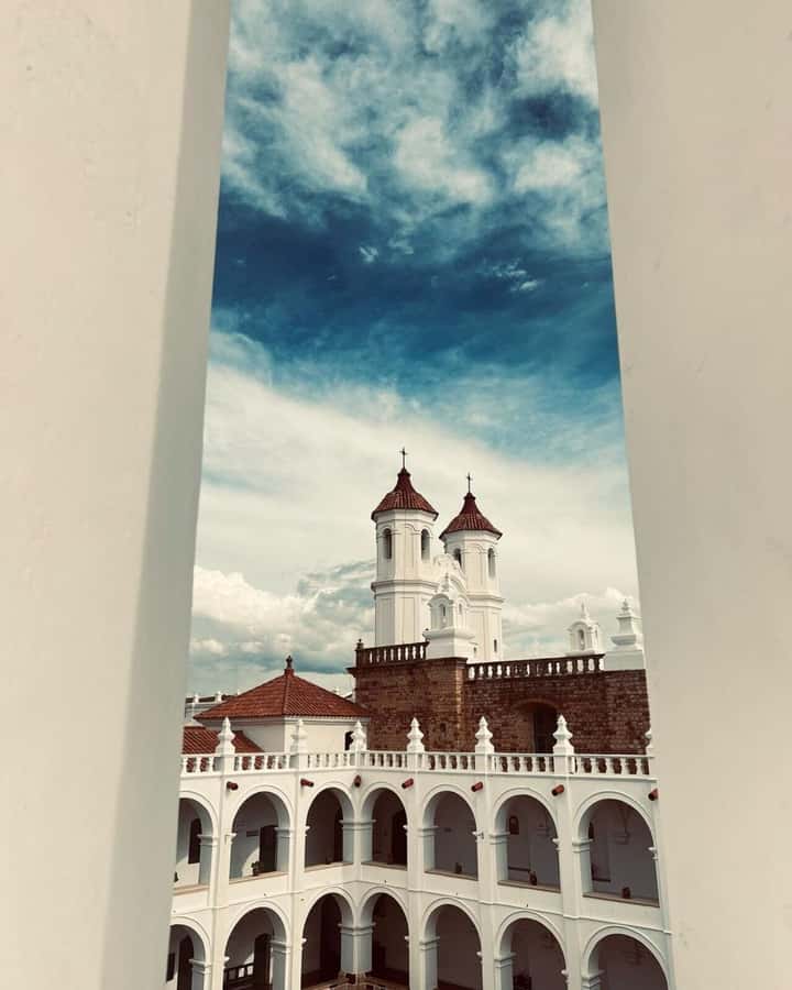 Walking tour in Sucre: History, Culture & Amazing Views - Gato Negro and the place where Sucre began
